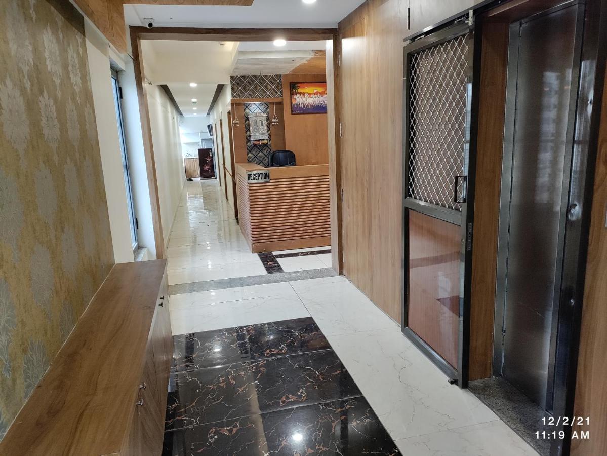 Hotel Asopalav Gandhinagar Eksteriør bilde