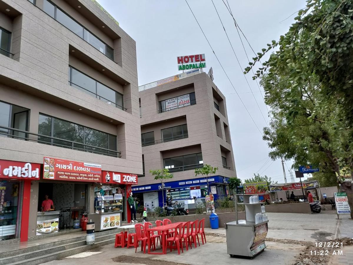 Hotel Asopalav Gandhinagar Eksteriør bilde