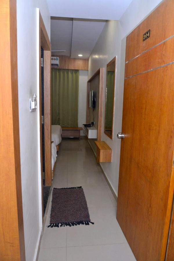 Hotel Asopalav Gandhinagar Eksteriør bilde