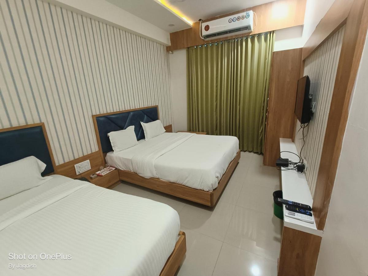 Hotel Asopalav Gandhinagar Eksteriør bilde